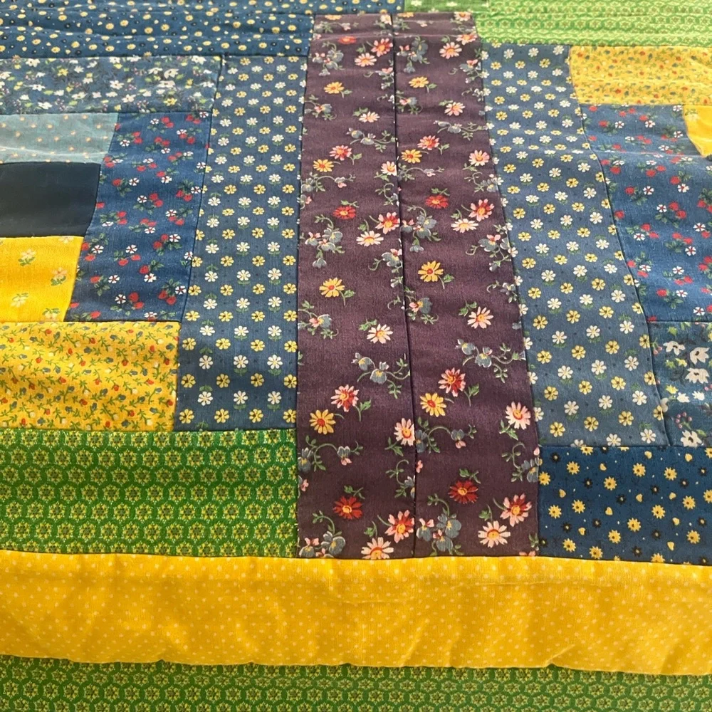 HANDMADE QUILT Pieced LOG CABIN COURTHOUSE STEP Colorful Patchwork Retro